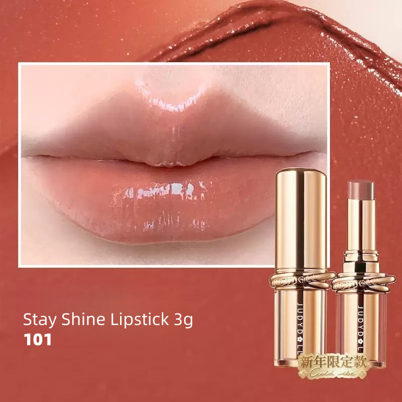 Gold Vibe Series Makeup Look for New Year