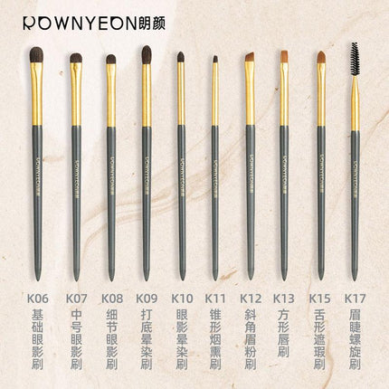 Rownyeon Portable Makeup Brush RY004 - Chic Decent